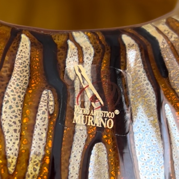 NEW WOODLAND charming collectible vase. - Picture 5 of 5